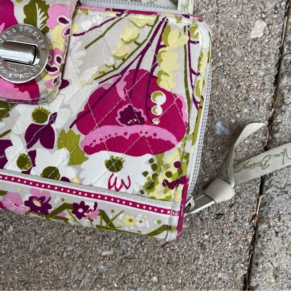VERA BRADLEY Women’s Quilted Floral Pink Green Clasp Full Zipper Wallet - Picture 11 of 13